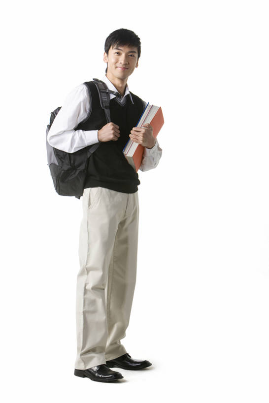 东方人,成年人,一个人,学生,微笑,竖图,留白,抠图,白色背景,正面,毛衣,制服,快乐,满意,幸福,信心,北京,中国,亚洲,仅一个男性,仅一个人,握,学习,正装,书包,教育,注视,仅一个年轻男性,背包,教科书,观察,看,站着,校服,活力,握着,摄影,观看,察看,知识,享乐,关注,运送,肖像,东亚,男人,男性,年轻男性,亚洲人,中国人,年轻人,大学生,书,彩图,全身,影棚拍摄,欢乐,成人教育,bj175