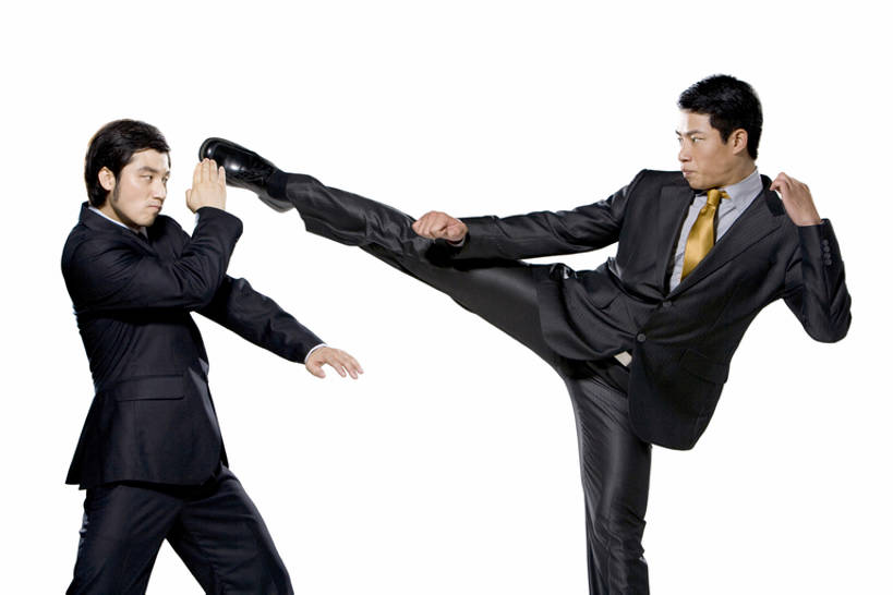 东方人,成年人,两个人,商务人士,商务男性,举,横图,白色背景,侧面,衬衫,锻炼,商务,成功,运动,竞争,武术,北京,中国,亚洲,对抗,踢,套装,生气,冲突,领带,托,活力,力量,愤怒,摄影,影棚,块状,恼怒,动作,愤慨,暴力,怒气,气愤,发怒,怒火,摄影棚,打斗,空手道,商务装,情绪,进攻,脾气,武打,工薪阶层,东亚,武功,忿怒,怨恨,强烈,敌对,气忿,愤恨,肝火,能力,激动,认真,体育,男人,男性,年轻男性,亚洲人,中国人,年轻人,拳头,白领,上班族,举起,举手,举着,向上举,向上伸,向上托,彩图,影棚拍摄,衬衣,健身,拍摄,武学,bj175