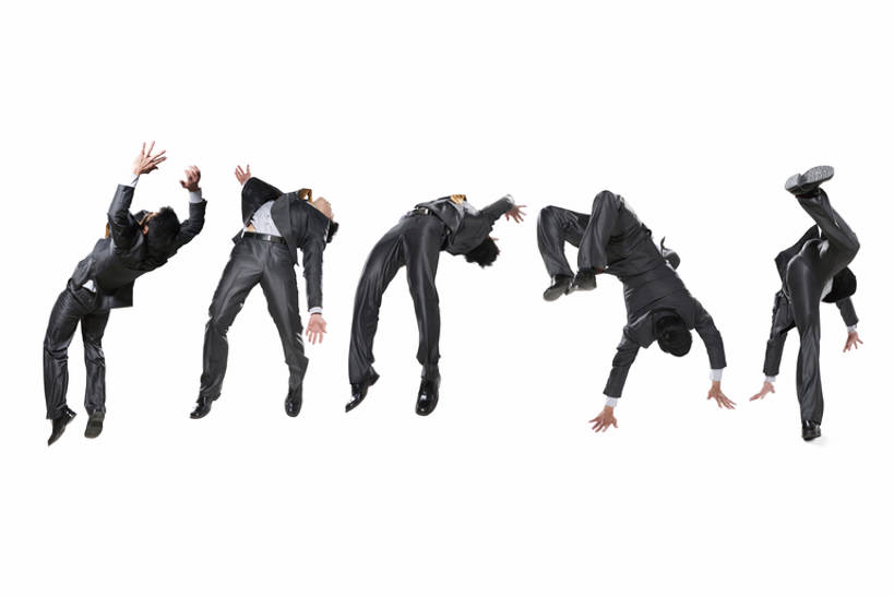 东方人,成年人,商务人士,商务男性,跳,举,横图,留白,白色背景,正面,衬衫,锻炼,商务,运动,武术,北京,中国,亚洲,五个人,踢,套装,朦胧,模糊,半空,抬腿,托,概念,活力,力量,平衡,摄影,影棚,生活方式,幽默,动作,敏捷,摄影棚,打斗,空手道,商务装,武打,工薪阶层,弹性,东亚,武功,技能,能力,体育,男人,男性,亚洲人,中国人,白领,上班族,举起,举手,举着,向上举,向上伸,向上托,彩图,全身,影棚拍摄,衬衣,健身,拍摄,武学,后滚翻,bj175