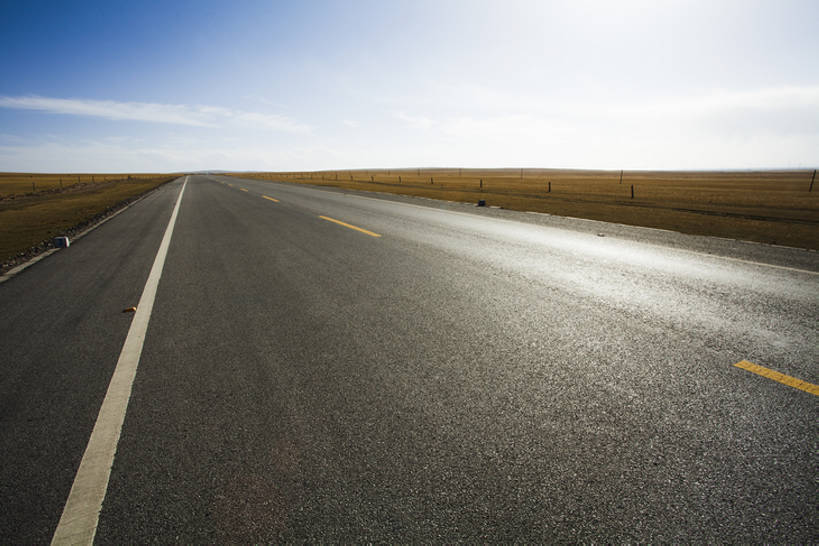 无人,横图,室外,白天,消失点,旅游,度假,旅途,美景,道路,高速公路,路,公路,中国,亚洲,直线,地平线,地形,景观,分界线,停车线,交通,方向,娱乐,风景,天空,自然,享受,休闲,景色,放松,运输,摄影,双黄线,车行道,车行道分界线,宁静,自驾游,自然风光,标线,东亚,车行线,地貌,青海省,万里无云,罕见,荒僻,偏僻,偏远,自然地理,冷僻,马路,彩图,旅行,青藏公路,bj175