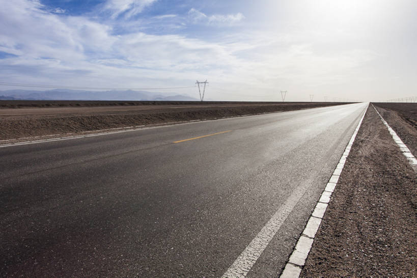 无人,横图,室外,白天,背景,旅游,度假,美景,道路,高速公路,路,公路,中国,亚洲,直线,地形,景观,交通,方向,娱乐,蓝色,风景,天空,自然,享受,休闲,景色,放松,运输,摄影,宁静,环境,大道,自然风光,东亚,地貌,青海省,罕见,荒僻,偏僻,偏远,遥远,自然地理,冷僻,马路,彩图,旅行,汽车广告背景图,bj175