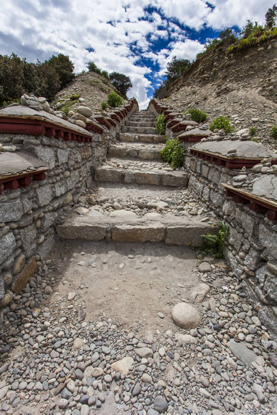 无人,竖图,室外,白天,旅游,度假,石头,美景,楼梯,中国,亚洲,阶梯,地形,景观,小路,碎石,娱乐,西藏,废墟,台阶,风景,自然,享受,休闲,景色,放松,摄影,宁静,旧的,自然风光,东亚,西藏自治区,地貌,破败,岩石,彩图,旅行,bj175