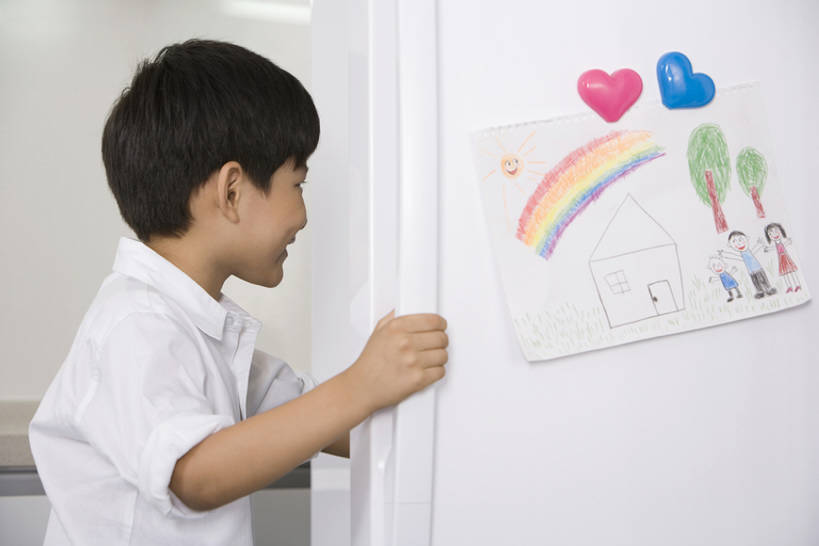 东方人,儿童,一个人,家庭,站,横图,插画,室内,留白,侧面,绘画,纯洁,数码,科技,彩虹,厨房,门,中国,亚洲,仅一个男性,仅一个人,开,阴影,艺术,网络,磁铁,冰箱,房屋,高光,几何,计算机图形,古典,合成,图画,文化,画,小孩,工艺品,社区,品味,站着,仅一个小孩,温暖,温馨,一家人,可爱,同意,童年,童趣,美术,电脑合成图,数码合成图,和睦,创造力,高雅,合成图,房地产,漫画,想象,童真,东亚,烂漫,无邪,粉笔画,北京市,写实,具体,具象,美学,天真,男孩,男人,男性,亚洲人,中国人,孩子,心型,站立,半身,彩图,彩色粉画笔,粉画,色粉画,融洽,男生,bj175