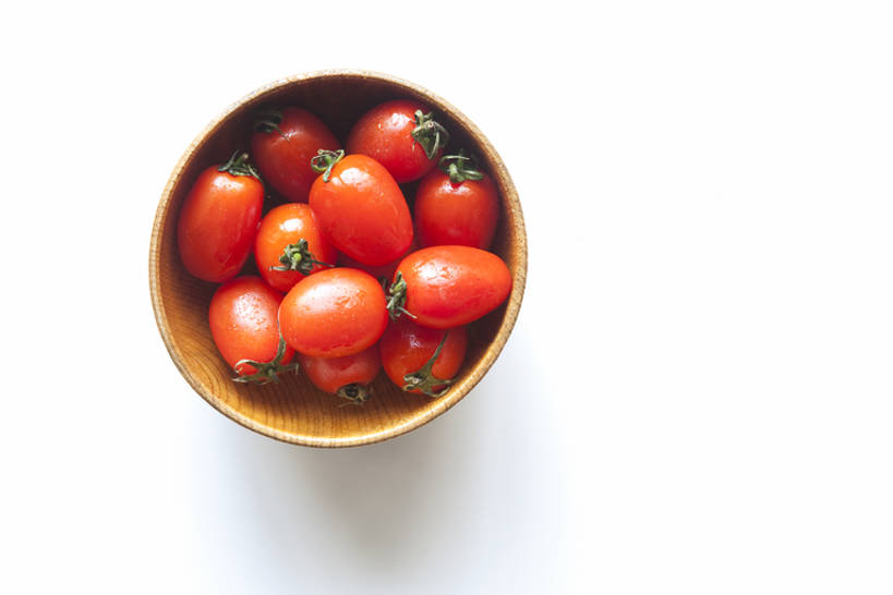 无人,横图,俯视,白色背景,蔬菜,静物,饮食,有机食品,清新,健康食物,樱桃番茄,彩图,高角度拍摄,影棚拍摄,bj175