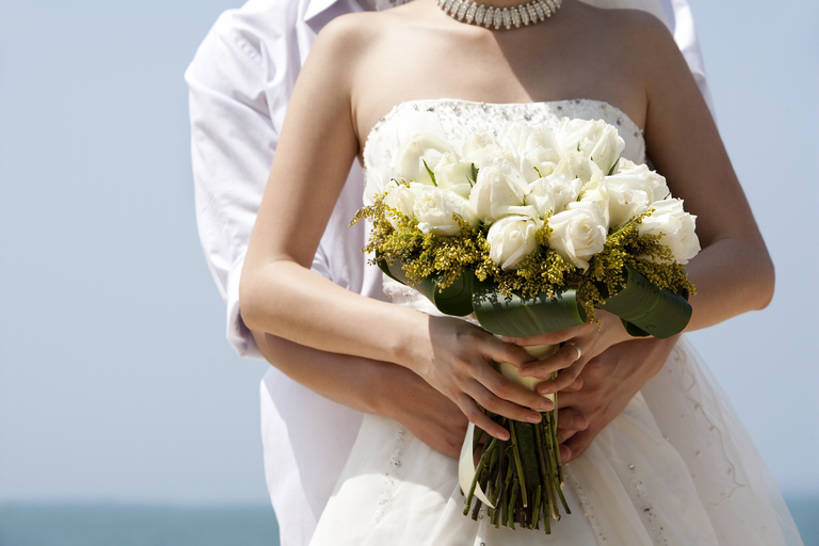 东方人,手,两个人,夫妻,丈夫,妻子,新娘,新郎,横图,室外,白天,正面,婚纱,衬衫,爱情,婚礼,幸福,海洋,水,玫瑰,三亚,日光,中国,亚洲,连接,握,庆祝,水平线,浪漫,蓝色,蓝天,花束,夏天,站着,恩爱,亲密,搭,握着,恋人,摄影,部分,热带气候,搭着,蜜月,东亚,陪同,海南岛,陪伴,开端,男人,男性,年轻男性,年轻女性,女人,女性,亚洲人,中国人,年轻人,夫妇,情侣,海滩,拥抱,彩图,爱,深情,伴侣,和蔼,订婚,伴随,bj175