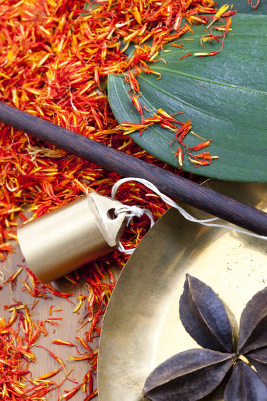 无人,竖图,特写,植物,静物,北京,中国,亚洲,药,干燥,食品,草药,药草,饮食,中药,饮料,干花,红花,摄影,有机食品,影棚,多样,医疗,中国文化,摄影棚,药材,中草药,营养品,中医,东亚,健康食物,中药材,本草,秤砣,秤,彩图,影棚拍摄,拍摄,木通,传统文化,bj175