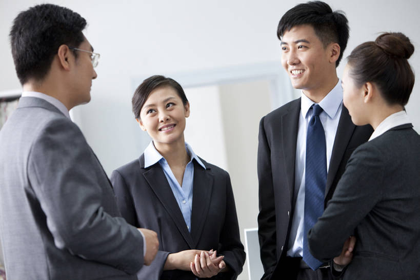 东方人,成年人,四个人,同事,商务人士,商务男性,商务女性,办公室,站,笑,微笑,露齿笑,横图,室内,侧面,衬衫,商务,讨论,快乐,满意,通讯,幸福,成功,合作,团队,集体,信心,北京,中国,亚洲,套装,开会,并排,会议,领带,队伍,职业,摄影,协调,领导,成就,商务装,合伙,领袖,工薪阶层,东亚,陪同,陪伴,团结,男人,男性,女人,女性,亚洲人,中国人,白领,上班族,半身,彩图,衬衣,办公室职员,商务会议,伴随,bj175