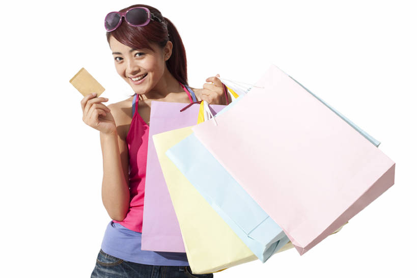 东方人,一个人,微笑,横图,白色背景,正面,购物,快乐,信用卡,消费,中国,亚洲,购物袋,注视,休闲装,夏天,观察,看,零售,金融,观看,察看,享乐,愉悦,关注,金卡,选购,贸易,东亚,血拼,年轻女性,亚洲人,中国人,年轻人,半身,彩图,影棚拍摄,bj175