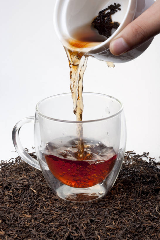 无人,白色背景,茶,静物,玻璃,倒,材料,红茶,茶叶,白色,健康,摄影,动作,热饮,茶杯,彩图,影棚拍摄,bj175