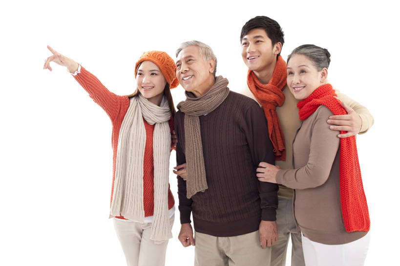 东方人,中年人,老年人,四个人,家庭,夫妻,丈夫,妻子,母亲,父亲,女儿,儿子,家,站,举,笑,微笑,露齿笑,横图,留白,白色背景,侧面,毛衣,爱情,快乐,幸福,北京,中国,亚洲,指,并排,许多人,浪漫,指点,休闲装,围巾,看,托,一群人,温暖,温馨,一家人,恩爱,恋人,摄影,和睦,享乐,指向,关爱,肖像,想象,东亚,陪同,陪伴,异性恋,老年男性,老年女性,男人,男性,年轻男性,年轻女性,女人,女性,亚洲人,中国人,年轻人,夫妇,情侣,全家福,举起,举手,举着,向上举,向上伸,向上托,彩图,影棚拍摄,爱,欢乐,深情,伴侣,融洽,挨着,伴随,bj175