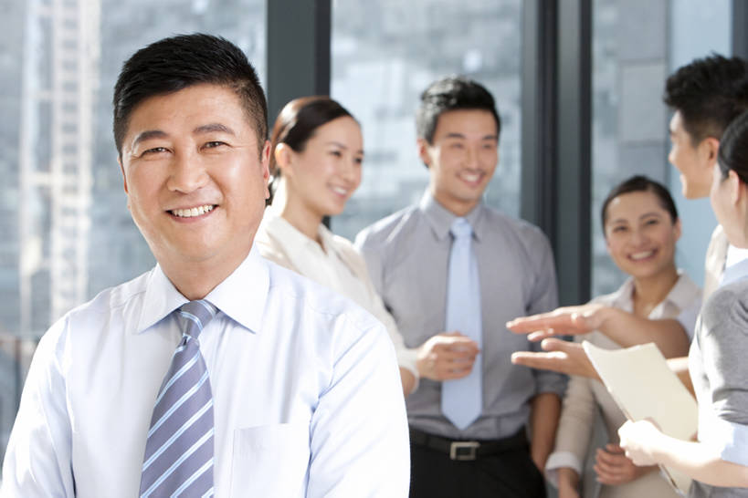 东方人,中年人,老年人,脸,头,脸颊,一个人,商务人士,商务男性,办公室,微笑,横图,室内,衬衫,商务,快乐,成功,信心,北京,中国,亚洲,套装,注视,方向,肩膀,观察,看,办公大楼,活力,摄影,观看,权威,察看,领导,经理,关注,肖像,商务装,工薪阶层,东亚,把握,老年男性,男人,亚洲人,中国人,头部,脸部,脸蛋,面部,白领,上班族,彩图,衬衣,首席执行官,掌控,bj175