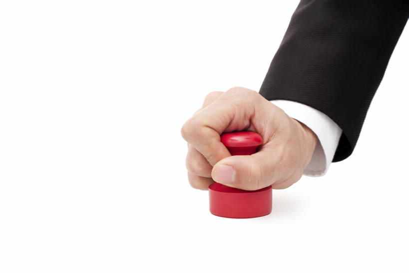 手,一个人,横图,特写,白色背景,商务,套装,办公用品,拿着,文具,摄影,影棚,印章,办公设备,文具用品,图章,摄影棚,签署,文化工具,橡皮章,鉴定,男人,男性,亚洲人,中国人,彩图,影棚拍摄,拍摄,封印,bj175