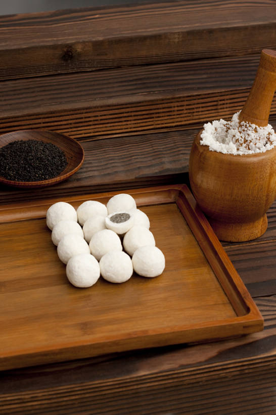 无人,竖图,特写,静物,元宵节,一排,许多,节日,整齐,芝麻,食品,很多,排列,盘子,摄影,队列,中国文化,研磨器,汤圆,东亚文化,粳米,彩图,影棚拍摄,传统文化,传统节日,bj175