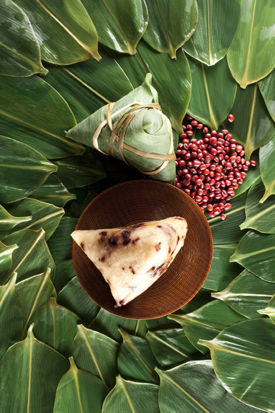 无人,竖图,特写,静物,叶子,端午节,节日,螺旋,食品,粽子,绿色,盘子,摄影,清新,中国文化,赤豆,东亚文化,彩图,影棚拍摄,传统文化,传统节日,bj175