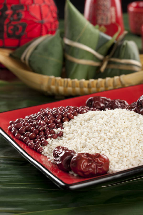 无人,竖图,特写,静物,叶子,端午节,节日,灯笼,食品,粽子,盘子,摄影,中国文化,赤豆,东亚文化,粳米,彩图,影棚拍摄,传统文化,传统节日,bj175