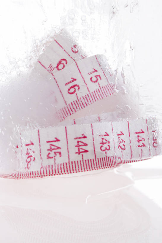 无人,竖图,白色背景,静物,北京,中国,亚洲,冰,结冰,冰块,卷尺,概念,健康,摄影,测量工具,控制,创造力,酷,瘦身,东亚,彩图,全画面,全框架,全帧,影棚拍摄,全画幅,bj175