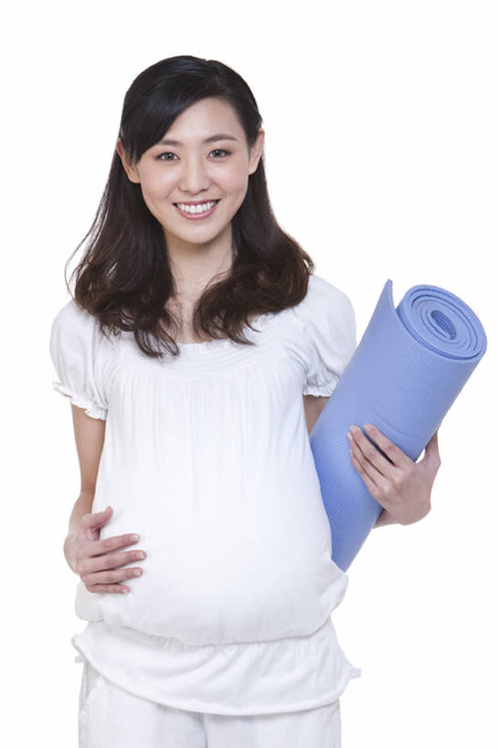 东方人,成年人,孕妇,一个人,家庭,笑,微笑,露齿笑,竖图,白色背景,正面,锻炼,快乐,幸福,北京,中国,亚洲,仅一个女性,注视,休闲装,观察,看,健康,温暖,温馨,一家人,怀孕,摄影,影棚,观看,和睦,察看,享乐,待产,关注,摄影棚,东亚,北京市,妊娠,准妈妈,年轻女性,女人,女性,亚洲人,中国人,年轻人,产妇,半身,彩图,影棚拍摄,拍摄,融洽,健身垫,bj175