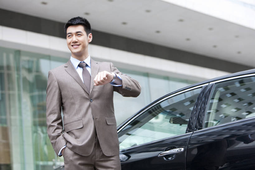 东方人,成年人,一个人,商务人士,商务男性,站,微笑,横图,室外,白天,衬衫,商务,快乐,幸福,智慧,信心,城市,汽车,北京,中国,亚洲,仅一个男性,仅一个人,套装,正装,首都,现代,仅一个年轻男性,财富,摄影,腕表,核对,经理,都市风光,忙碌,商务装,工薪阶层,东亚,中华人民共和国,北京市,京,北平,华北地区,男人,男性,年轻男性,亚洲人,中国人,年轻人,白领,商人,上班族,彩图,衬衣,北京CBD,北京商务中心区,中国北京大北窑,短发,首席执行官,校对,校勘,bj175