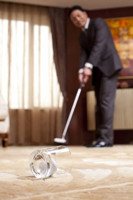 东方人,成年人,中年人,老年人,一个人,商务人士,商务男性,宾馆,站,微笑,竖图,室内,正面,衬衫,商务,奢侈,快乐,满意,幸福,成功,信心,酒店,北京,中国,亚洲,仅一个男性,仅一个人,仅一个中年男性,套装,高尔夫球,豪华,进球,拿着,娱乐,会所,放松,财富,俱乐部,摄影,生活方式,酒家,华丽,旅社,权威,专心,领导,享乐,练习,成就,华贵,商务装,工薪阶层,东亚,欧洲文化,富丽,华美,贵宾室,无忧无虑,把握,高尔夫球运动,老年男性,男人,男性,中年男性,亚洲人,中国人,白领,上班族,休闲活动,彩图,全身,衬衣,旅行,客店,客栈,旅店,旅馆,商旅,华侈,奢华,首席执行官,上层阶级,商务旅行,社交,掌控,bj175