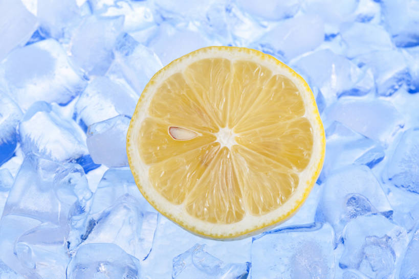 无人,横图,彩色,留白,柠檬,静物,水果,中国,亚洲,结冰,冰块,食品,饮食,一个,果肉,健康,素食,成熟,冷,摄影,有机食品,影棚,生活方式,单个,五颜六色,色彩斑斓,维生素,简单,清新,摄影棚,横截面,五彩缤纷,东亚,柑橘属,健康食物,纯净,五彩斑斓,五光十色,彩图,影棚拍摄,拍摄,膳食纤维,人造冰,bj175