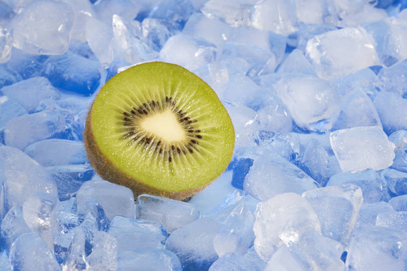 无人,横图,彩色,特写,留白,静物,水果,中国,亚洲,结冰,冰块,食品,饮食,健康,素食,成熟,冷,摄影,有机食品,生活方式,五颜六色,色彩斑斓,维生素,简单,清新,横截面,五彩缤纷,东亚,健康食物,纯净,五彩斑斓,五光十色,彩图,影棚拍摄,膳食纤维,bj175