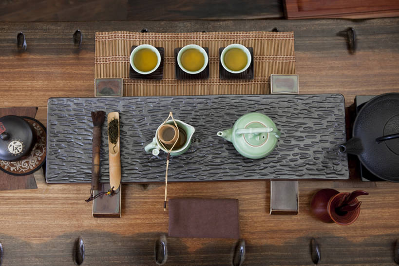 无人,横图,俯视,室内,下午茶,茶,桌子,静物,北京,中国,亚洲,壶,绿茶,茶道,茶叶,食品,饮品,古典,杯,茶盘,传统,饮食,食物,饮料,茶碟,茶壶,容器,毛巾,茶馆,花茶,陶器,摄影,中国茶,可口,清新,中国文化,古典风格,东亚,热饮,滤茶器,东亚文化,健康食物,适口,茶杯,彩图,高角度拍摄,传统文化,茶叶盒,青瓷,bj175