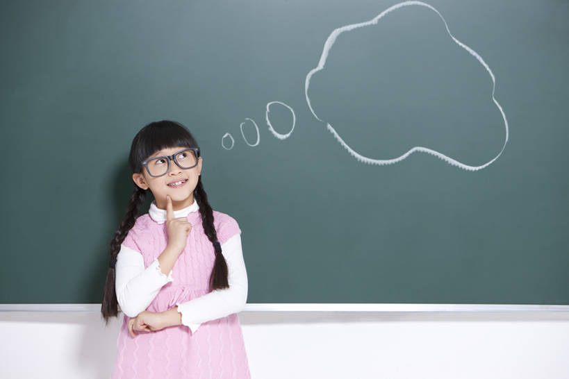 东方人,儿童,一个人,学生,站,笑,微笑,露齿笑,横图,室内,白天,留白,正面,快乐,幸福,纯洁,智慧,信心,北京,中国,亚洲,仅一个女性,仅一个人,撑,眼镜,教育,托腮,休闲装,刺激,小孩,黑板,托,向上看,站着,仅一个小孩,教室,思考,可爱,童年,童趣,想,摄影,生长,生活方式,灵感,幽默,创造力,知识,享乐,托下巴,努力,肖像,梦想,想象,童真,渴望,东亚,烂漫,无邪,发展,空白,天真,男孩,男人,男性,女孩,女人,女性,亚洲人,中国人,孩子,站立,半身,彩图,欢乐,小学,男生,女生,翻白眼,小学生,白日梦,bj175