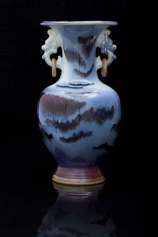 无人,竖图,彩色,特写,静物,花瓶,中国,亚洲,黑色背景,形状,艺术,装饰,材料,瓷器,陶瓷制品,艺术品,古典,历史,传统,古代,一个,蓝色,容器,国宝,摄影,单个,古董,五颜六色,光滑,色彩斑斓,珍贵,高雅,风格,中国文化,手艺,五彩缤纷,古典风格,东亚,远古,收集,五彩斑斓,细腻,平滑,五光十色,设计,彩图,影棚拍摄,传统文化,双耳罐,bj175