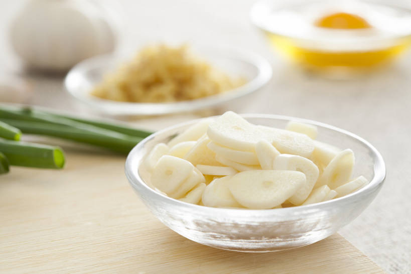 点心,面包,无人,横图,特写,蔬菜,静物,玻璃,中国,亚洲,切开,准备,堆叠,丰富,材料,瓷器,葱,蛋黄,调料,鸡蛋,生食,食品,面点,案板,饮品,调味品,切块,吐司,饮食,食物,糕点,饮料,自然,碗,切,健康,摄影,有机食品,多样,法式面包,堆,膳食,可口,清新,剖面,吐司面包,东亚,切面,健康食物,适口,玻璃杯,大蒜,烹调,彩图,影棚拍摄,多士,听型面包,成分,bj175