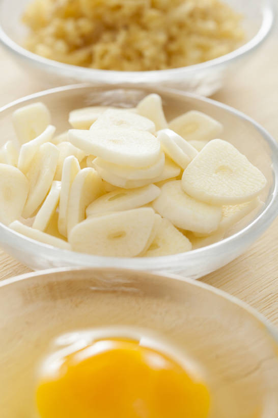 点心,面包,无人,竖图,特写,蔬菜,静物,玻璃,中国,亚洲,一排,切开,准备,堆叠,丰富,整齐,材料,蛋,蛋黄,调料,鸡蛋,生食,食品,面点,案板,饮品,调味品,切块,吐司,饮食,食物,糕点,饮料,排列,自然,碗,切,健康,摄影,有机食品,多样,法式面包,堆,膳食,队列,可口,清新,剖面,吐司面包,东亚,切面,健康食物,适口,玻璃杯,生姜,大蒜,烹调,彩图,影棚拍摄,多士,听型面包,成分,bj175