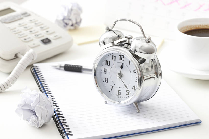 无人,办公室,横图,室内,白天,商务,失败,静物,闹钟,北京,中国,亚洲,褶皱,工作,时间,纸,办公用品,便签,记事本,垃圾,圆珠笔,书桌,文具,本子,笔记本,学习用品,职业,压力,摄影,生活方式,纸团,文具用品,简单,工作室,努力,忙碌,东亚,挫败,渣滓,电话机,彩图,bj175