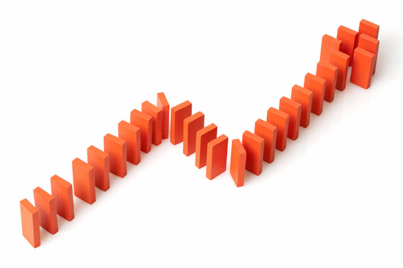 无人,横图,留白,抠图,白色背景,商务,赚钱,指示牌,静物,北京,中国,亚洲,一排,许多,连接,形状,丰富,整齐,标志,文字,很多,联系,方向,标识,箭头,排列,红色,箭,站着,概念,线图,财富,金融,投资,摄影,生长,上升,创造力,指向,指数,利润,队列,多米诺,东亚,发展,簇,繁荣,进展,想法,彩图,影棚拍摄,多米诺效应,bj175