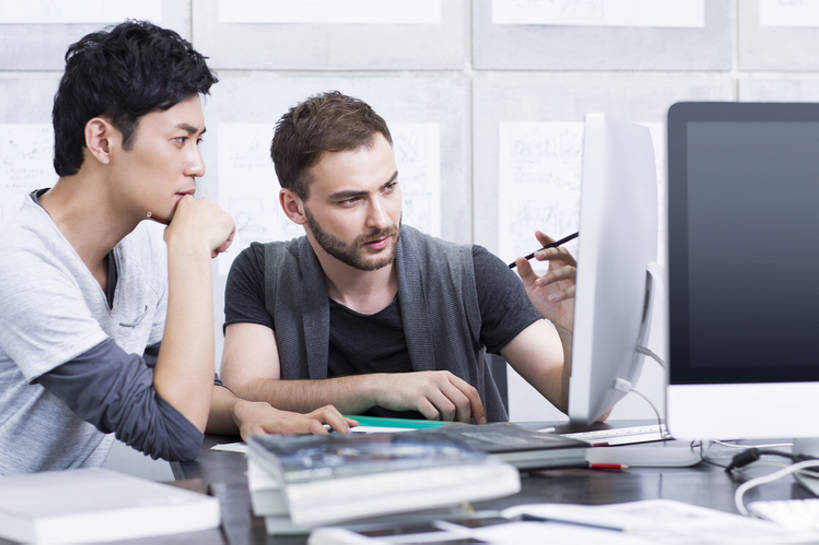 东方人,成年人,两个人,同事,商务人士,商务男性,办公室,横图,室内,白天,正面,衬衫,商务,讨论,通讯,成功,合作,团队,集体,信心,显示器,技术,北京,中国,亚洲,撑,敲打,套装,工作,办公用品,托腮,休闲装,输入,现代,队伍,铅笔,打字,托,职业,思考,面对面,亲密,想,摄影,指导,技巧,点击,敲击,创造力,领导,效率,企业,公司,工作室,成就,智力,托下巴,努力,手艺,商务装,问题,合伙,领袖,工薪阶层,东亚,陪同,无线电技术,技能,技艺,陪伴,想法,认真,按键,计算机,男人,男性,年轻男性,白种人,亚洲人,中国人,年轻人,白领,上班族,设计,说话,坐着,半身,彩图,衬衣,妙技,办公室职员,本领,广告业,伴随,bj175