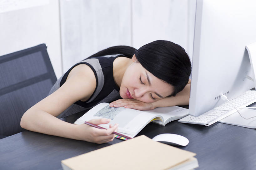 东方人,成年人,一个人,商务人士,商务女性,办公室,横图,白天,侧面,商务,显示器,技术,北京,中国,亚洲,仅一个年轻女性,仅一个女性,仅一个人,套装,办公用品,休闲装,现代,趴着,职业,休息,疲倦,放松,摄影,技巧,疲劳,加班,疲惫,经理,企业,公司,工作室,手艺,商务装,困乏,工薪阶层,东亚,疲乏,委顿,疲困,疲顿,疲钝,倦怠,怠倦,技能,技艺,计算机,年轻女性,女人,女性,亚洲人,中国人,年轻人,白领,上班族,设计,闭着眼睛,睡觉,坐着,半身,彩图,妙技,办公室职员,本领,广告业,bj175