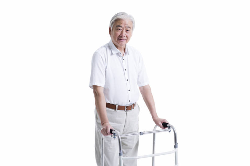 东方人,成年人,老年人,头发,一个人,病人,笑,微笑,露齿笑,横图,留白,抠图,白色背景,正面,幸福,安全,北京,中国,亚洲,仅一个男性,仅一个人,握,工具,防护,注视,休闲装,白色,观察,看,站着,仅一个老年男性,保养,器械,平衡,握着,保健,摄影,生活方式,观看,保护,协助,支撑,察看,医疗,疾病,退休,脆弱,关注,肖像,医疗器械,保险,残疾,东亚,恢复,助行器,保全,周全,安稳,安定,辅助设备,平安,老年男性,男人,男性,亚洲人,中国人,彩图,影棚拍摄,bj175