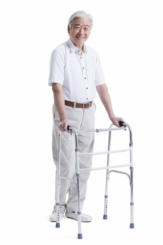 东方人,成年人,老年人,头发,一个人,病人,笑,微笑,露齿笑,竖图,留白,抠图,白色背景,正面,快乐,幸福,安全,北京,中国,亚洲,仅一个男性,仅一个人,握,工具,防护,注视,休闲装,白色,观察,看,站着,仅一个老年男性,保养,器械,平衡,握着,保健,摄影,生活方式,观看,保护,协助,支撑,察看,医疗,疾病,退休,享乐,脆弱,关注,肖像,医疗器械,保险,残疾,东亚,恢复,助行器,保全,周全,安稳,安定,辅助设备,平安,老年男性,男人,男性,亚洲人,中国人,步行,彩图,全身,影棚拍摄,欢乐,bj175