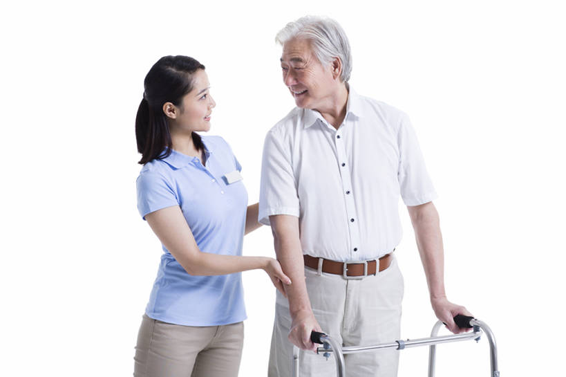 东方人,成年人,老年人,头发,两个人,医生,病人,护士,笑,微笑,露齿笑,横图,留白,抠图,白色背景,正面,快乐,幸福,安全,技术,北京,中国,亚洲,握,并排,工具,防护,休闲装,白色,医护人员,医疗人员,职业,保养,面对面,器械,平衡,亲密,服务,护理,握着,保健,摄影,名牌,生活方式,技巧,保护,看护,协助,支撑,医疗,疾病,享乐,白衣天使,脆弱,关爱,手艺,医疗器械,保险,残疾,东亚,恢复,陪同,助行器,保全,周全,安稳,安定,辅助设备,疗养院,责任,技能,技艺,陪伴,平安,信任,老年男性,男人,男性,年轻女性,女人,女性,亚洲人,中国人,年轻人,大夫,步行,说话,彩图,影棚拍摄,欢乐,妙技,收容所,本领,家庭护理,伴随,bj175