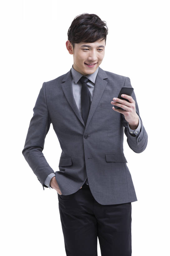 东方人,成年人,一个人,商务人士,商务男性,笑,微笑,露齿笑,竖图,留白,抠图,白色背景,正面,衬衫,西装,商务,时尚,快乐,幸福,成功,信心,技术,手机,北京,中国,亚洲,仅一个男性,仅一个人,连接,握,套装,正装,领带,联系,拨打,现代,仅一个年轻男性,站着,职业,独立,活力,握着,摄影,专心,酷,享乐,发短信,肖像,商务装,工薪阶层,智能手机,东亚,一套,无线电技术,男人,男性,年轻男性,亚洲人,中国人,年轻人,白领,上班族,两手抄兜,彩图,影棚拍摄,衬衣,欢乐,办公室职员,bj175