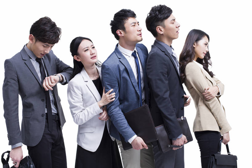 东方人,成年人,中年人,商务人士,商务男性,商务女性,横图,留白,抠图,白色背景,侧面,衬衫,西装,商务,时尚,城市,地铁,车站,北京,中国,亚洲,五个人,一排,握,套装,正装,整齐,列队,时间,公文包,领带,公共交通,现代,排列,排队,站着,疲倦,握着,运输,摄影,生活方式,疲劳,公共设施,核对,疲惫,顺序,忧虑,队列,商务装,等,困乏,工薪阶层,东亚,一套,疲乏,委顿,疲困,疲顿,疲钝,倦怠,怠倦,厌倦,男人,男性,年轻男性,年轻女性,女人,女性,中年男性,亚洲人,中国人,年轻人,白领,上班族,彩图,影棚拍摄,衬衣,旅行,商务旅行,过期,校对,校勘,bj175