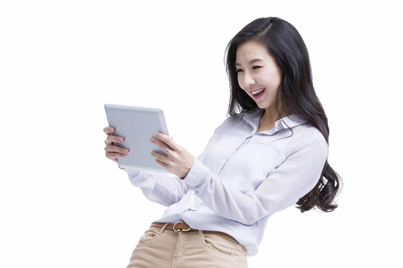 东方人,成年人,一个人,商务人士,商务女性,笑,微笑,露齿笑,横图,留白,抠图,白色背景,侧面,衬衫,商务,时尚,快乐,幸福,成功,信心,电脑,笔记本电脑,技术,北京,中国,亚洲,仅一个年轻女性,仅一个女性,仅一个人,握,正装,网络,触摸屏,美丽,玩,通讯设备,现代,刺激,站着,职业,休闲,独立,活力,握着,摄影,无线,享乐,通信设备,无线网络,网上冲浪,便携式,无线上网,便携式电脑,平板电脑,东亚,无线电技术,手提电脑,年轻女性,女人,女性,亚洲人,中国人,年轻人,白领,休闲活动,半身,彩图,影棚拍摄,欢乐,办公室职员,美人,韩版,bj175