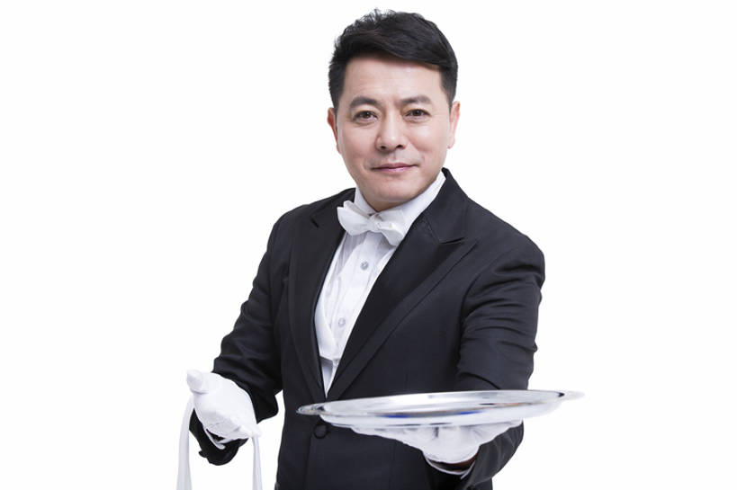 东方人,成年人,中年人,老年人,一个人,服务员,管家,微笑,横图,留白,抠图,白色背景,正面,西装,快乐,幸福,热情,北京,中国,亚洲,仅一个男性,仅一个人,仅一个中年男性,握,套装,服装,正装,领结,餐盘,注视,手套,毛巾,观察,看,手势,站着,服务,握着,摄影,观看,礼节,严肃,察看,享乐,神圣,关注,肖像,出示,东亚,欧洲文化,燕尾服,一套,仆人,认真,老年男性,男人,男性,中年男性,亚洲人,中国人,服务生,侍者,半身,彩图,影棚拍摄,礼服,欢乐,打手势,传统文化,男仆,客房服务,bj175