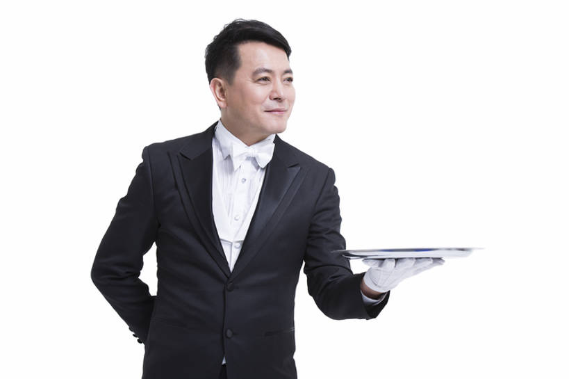 东方人,成年人,中年人,老年人,一个人,服务员,管家,微笑,横图,留白,抠图,白色背景,正面,西装,快乐,幸福,热情,北京,中国,亚洲,仅一个男性,仅一个人,仅一个中年男性,握,套装,服装,正装,领结,餐盘,注视,手套,观察,看,站着,服务,握着,摄影,观看,鞠躬,礼节,严肃,察看,享乐,神圣,关注,肖像,东亚,欧洲文化,背手,燕尾服,一套,仆人,认真,老年男性,男人,男性,中年男性,亚洲人,中国人,服务生,侍者,半身,彩图,影棚拍摄,礼服,欢乐,传统文化,男仆,客房服务,bj175