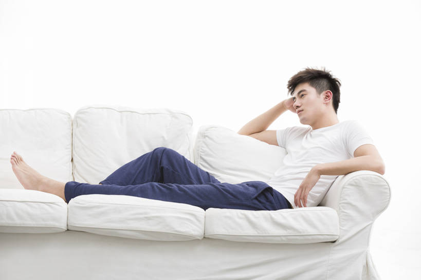 东方人,成年人,一个人,家庭,家,客厅,横图,室内,白天,留白,抠图,白色背景,侧面,沙发,北京,中国,亚洲,仅一个男性,仅一个人,沮丧,生气,房屋,公寓,凌乱,休闲装,光脚,现代,起床,仅一个年轻男性,白色,靠,靠着,休息,休闲,疲倦,温暖,温馨,一家人,赤脚,放松,想,沉思,愤怒,摄影,床头,生活方式,恼怒,悲伤,和睦,疲劳,起居室,住房,愤慨,伤心,难过,怒气,疲惫,气愤,早晨,发怒,怒火,消极,房地产,问题,情绪,困乏,脾气,东亚,忿怒,怨恨,强烈,疲乏,悲哀,委顿,疲困,疲顿,疲钝,倦怠,怠倦,哀痛,悲戚,悲痛,气忿,愤恨,怠惰,肝火,厌倦,激动,孤独,懒散,男人,男性,年轻男性,亚洲人,中国人,年轻人,坐着,彩图,全身,影棚拍摄,融洽,乱发,摆拍,bj175