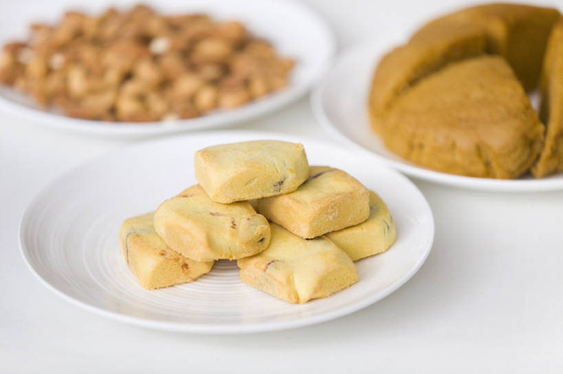 点心,无人,横图,室内,白天,桌子,杏仁,静物,北京,中国,亚洲,食品,甜点,甜品,饮品,现代,小吃,饮食,食物,糕点,饮料,盘子,中国菜,甜食,健康,摄影,生活方式,可口,东亚,健康食物,适口,彩图,蛋糕,马拉糕,bj175