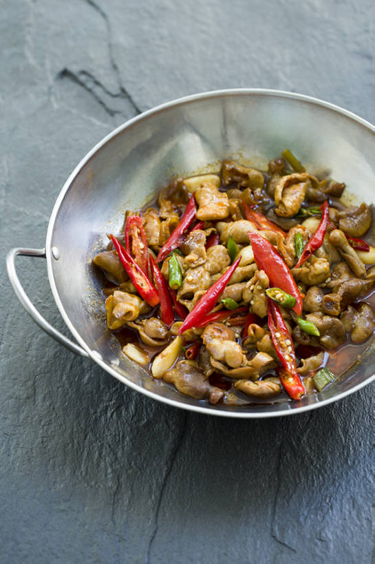 无人,竖图,特写,吃饭,晚餐,午餐,静物,餐具,北京,中国,亚洲,丰富,炒,肉,熟食,香料,美味,食品,饮品,传统,干锅,剁椒,饮食,餐饮,食物,饮料,中国菜,摄影,膳食,可口,清新,中国文化,肉制品,东亚,主菜,适口,四川菜,红辣椒,彩图,高角度拍摄,传统文化,干锅肥肠,bj175