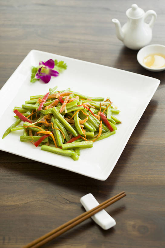 无人,竖图,特写,吃饭,烹饪,中餐,晚餐,午餐,筷子,辣椒,蔬菜,静物,餐具,北京,中国,亚洲,丰富,新鲜,苦瓜,青椒,炒菜,肉,熟食,料理,美味,食品,饮品,传统,猪肉,小炒肉,菜肴,美食,肉类,饮食,餐饮,食物,饮料,盘子,中国菜,健康,中式,素食,摄影,佳肴,有机食品,绿色食品,中华料理,筷子架,膳食,可口,清新,中国文化,五花肉,川菜,肉食,东亚,主菜,健康食物,辣角,红海椒,大椒,辣虎,广椒,豚肉,菜椒,开胃酱,适口,四川菜,肋条肉,三层肉,甜椒,柿子椒,辣子,红辣椒,海椒,番椒,灯笼椒,彩图,高角度拍摄,传统文化,bj175