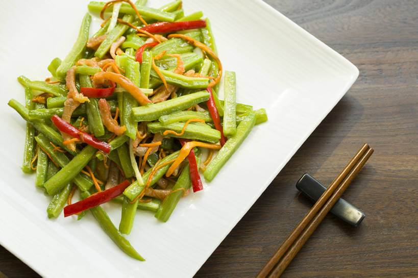 无人,横图,俯视,特写,吃饭,烹饪,中餐,晚餐,午餐,筷子,辣椒,蔬菜,静物,餐具,北京,中国,亚洲,丰富,新鲜,苦瓜,青椒,炒菜,肉,熟食,料理,美味,食品,饮品,传统,猪肉,小炒肉,菜肴,美食,肉类,饮食,餐饮,食物,饮料,盘子,中国菜,健康,中式,素食,摄影,佳肴,有机食品,绿色食品,中华料理,筷子架,膳食,可口,清新,中国文化,五花肉,川菜,肉食,东亚,主菜,健康食物,辣角,红海椒,大椒,辣虎,广椒,豚肉,菜椒,适口,四川菜,肋条肉,三层肉,甜椒,柿子椒,辣子,红辣椒,海椒,番椒,灯笼椒,彩图,传统文化,bj175