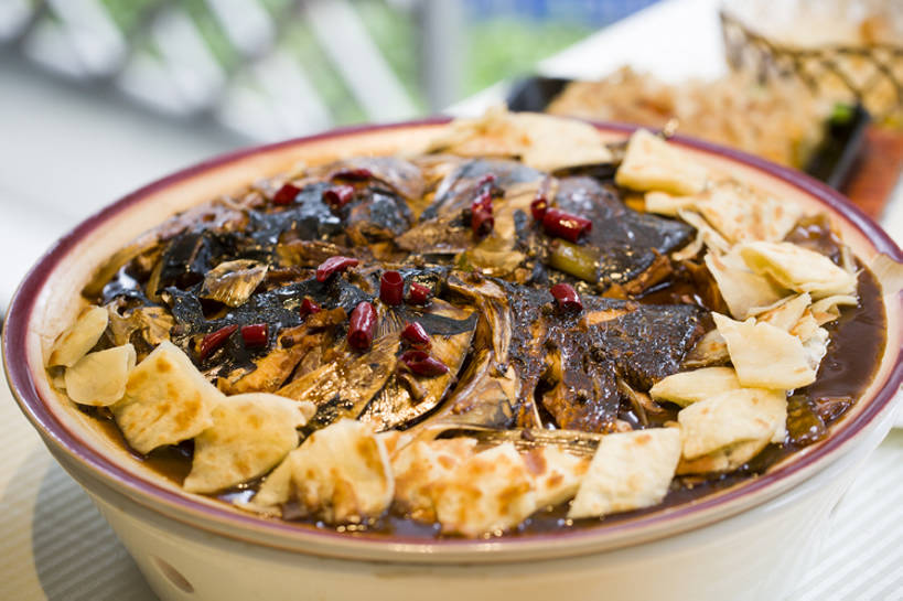 无人,横图,特写,吃饭,晚餐,午餐,静物,餐具,北京,中国,亚洲,丰富,鱼,熟食,香料,鱼肉,美味,食品,饮品,传统,饮食,餐饮,食物,饮料,碗,中国菜,摄影,膳食,可口,清新,中国文化,烧饼,东亚,主菜,适口,彩图,传统文化,鱼头泡饼,bj175