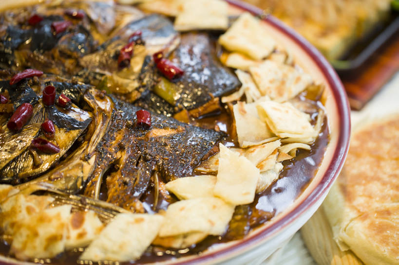 无人,横图,特写,吃饭,晚餐,午餐,静物,餐具,北京,中国,亚洲,丰富,鱼,熟食,香料,鱼肉,美味,食品,饮品,传统,饮食,餐饮,食物,饮料,碗,中国菜,摄影,膳食,可口,清新,中国文化,烧饼,东亚,主菜,适口,彩图,传统文化,鱼头泡饼,bj175