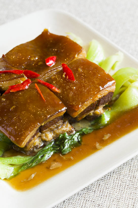 无人,竖图,特写,吃饭,晚餐,午餐,蔬菜,静物,北京,中国,亚洲,青菜,红烧,肉,熟食,美味,食品,饮品,传统,猪肉,饮食,餐饮,食物,饮料,盘子,中国菜,红烧肉,摄影,块状,膳食,可口,清新,中国文化,五花肉,肉制品,东亚,东坡肉,主菜,适口,彩图,传统文化,bj175